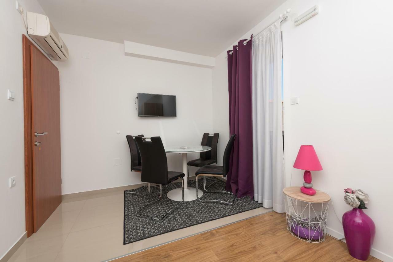 מאקרסקה Apartmani Mona מראה חיצוני תמונה