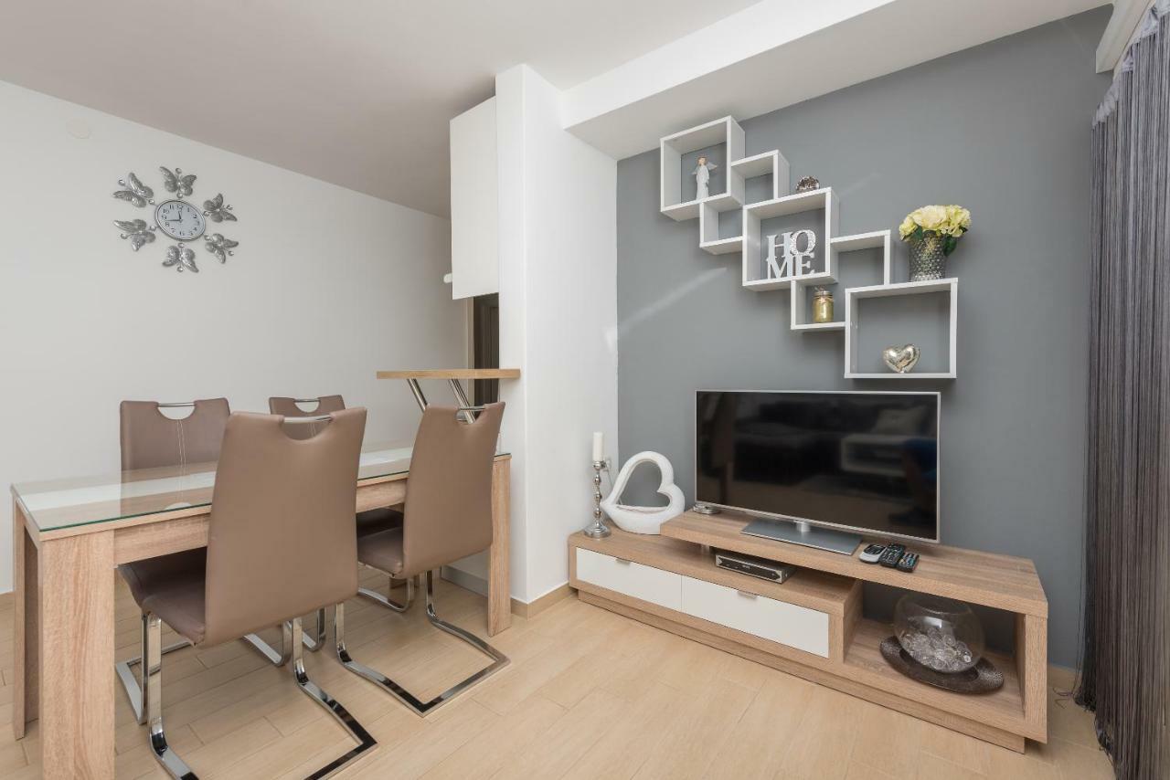 מאקרסקה Apartmani Mona מראה חיצוני תמונה