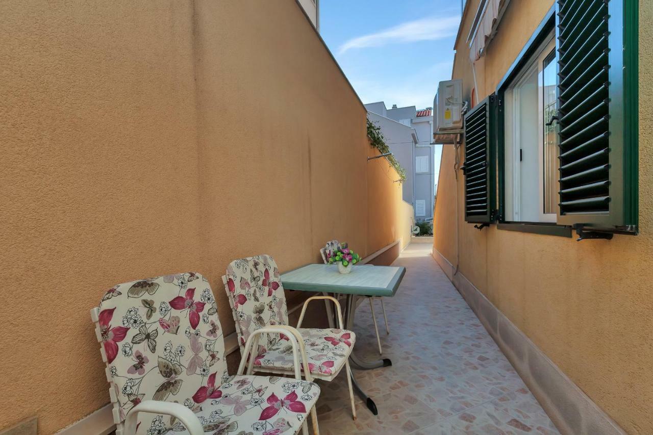 מאקרסקה Apartmani Mona מראה חיצוני תמונה