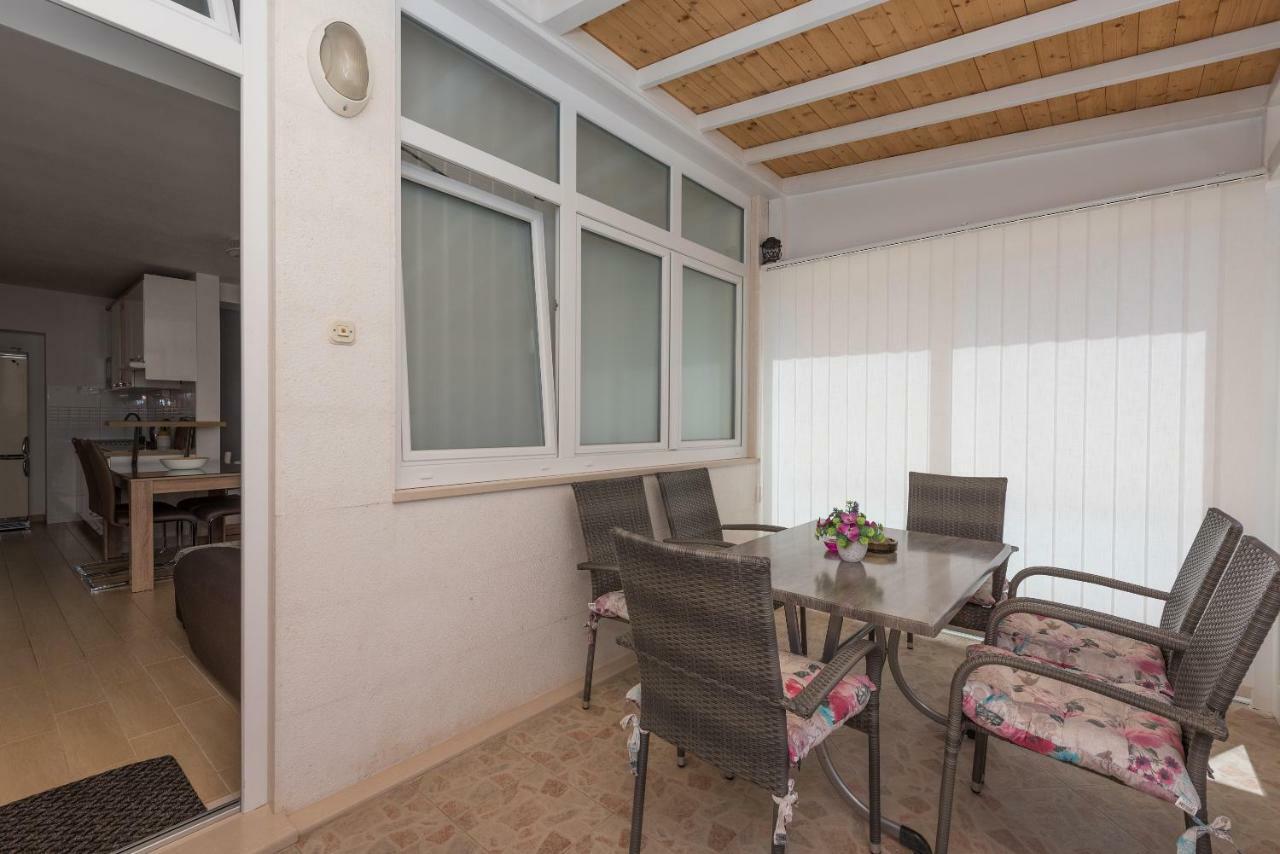 מאקרסקה Apartmani Mona מראה חיצוני תמונה