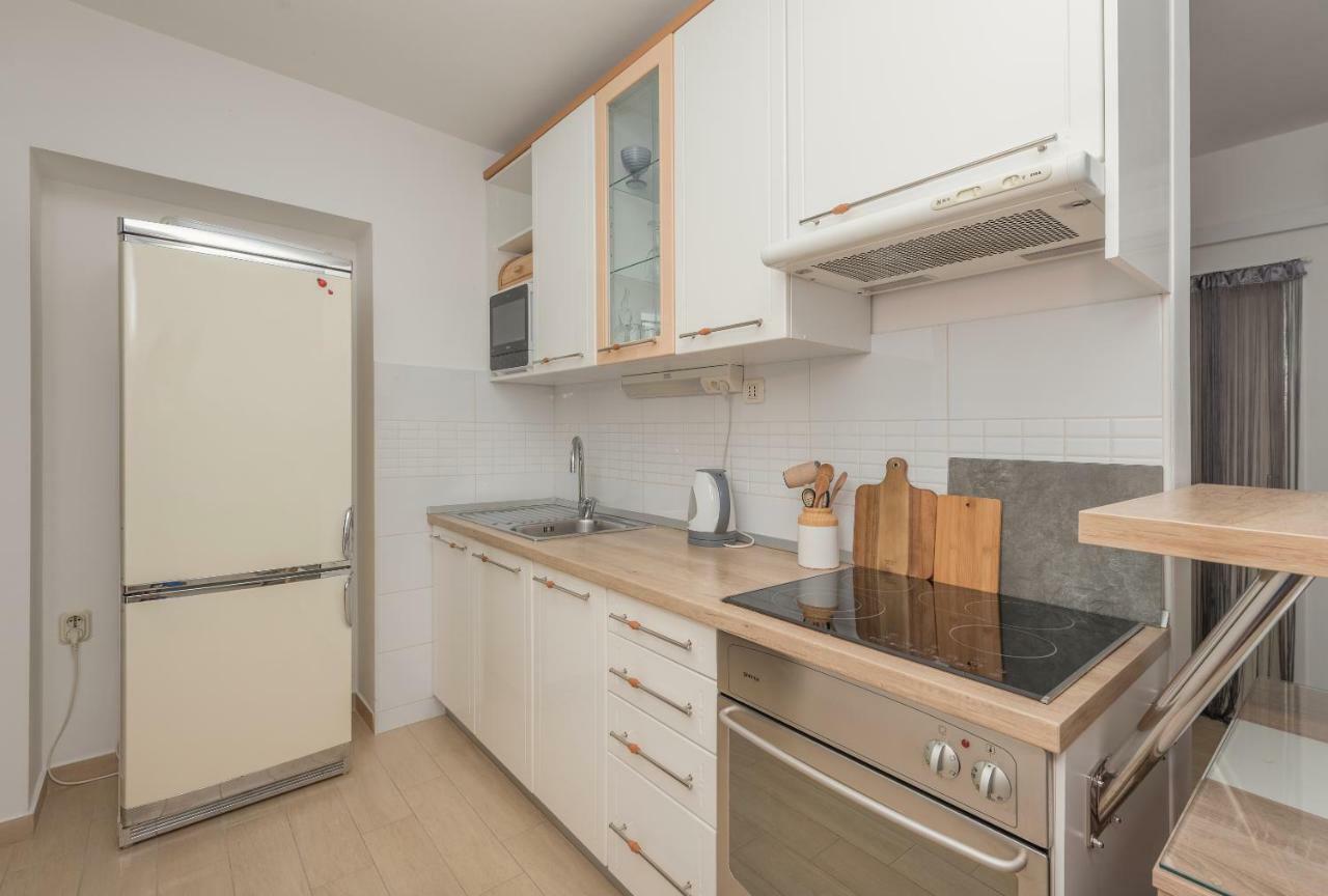 מאקרסקה Apartmani Mona מראה חיצוני תמונה