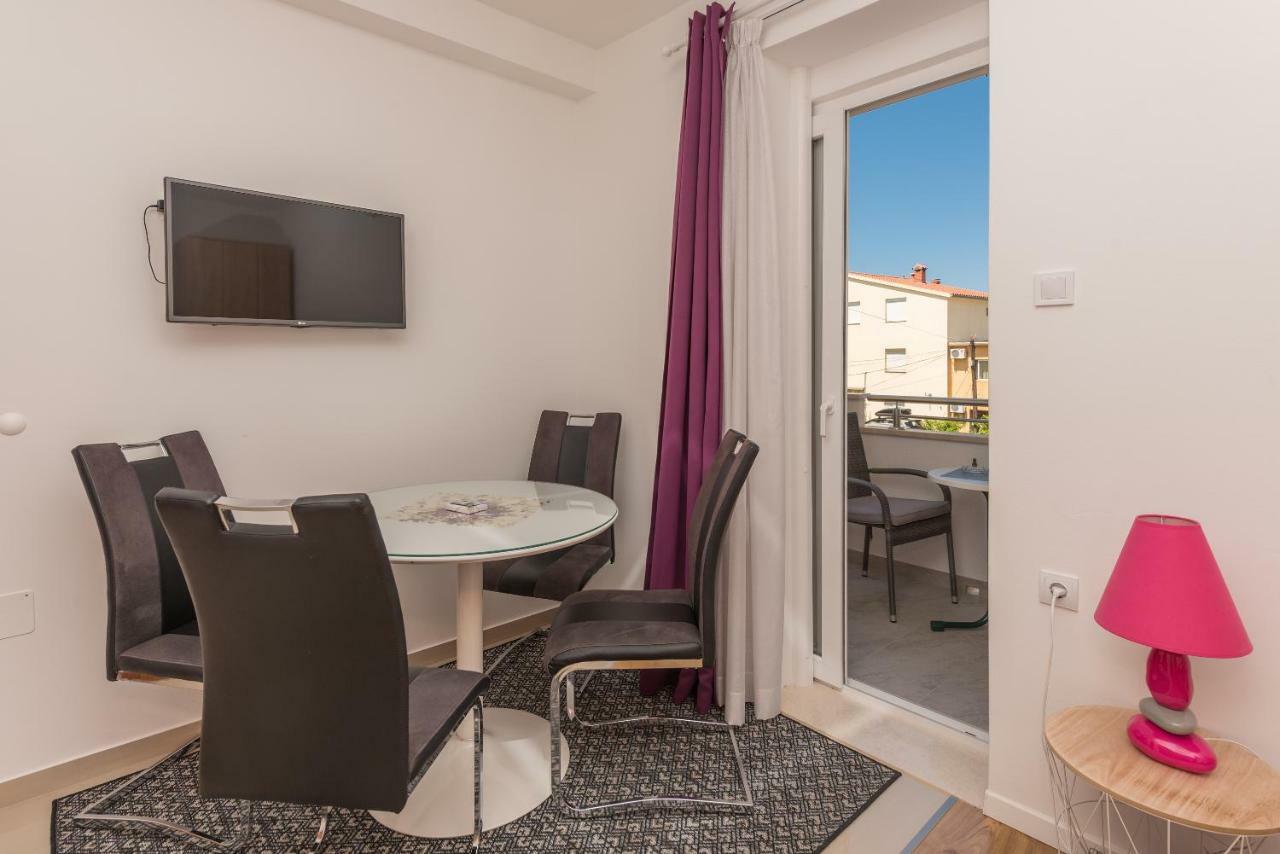 מאקרסקה Apartmani Mona מראה חיצוני תמונה