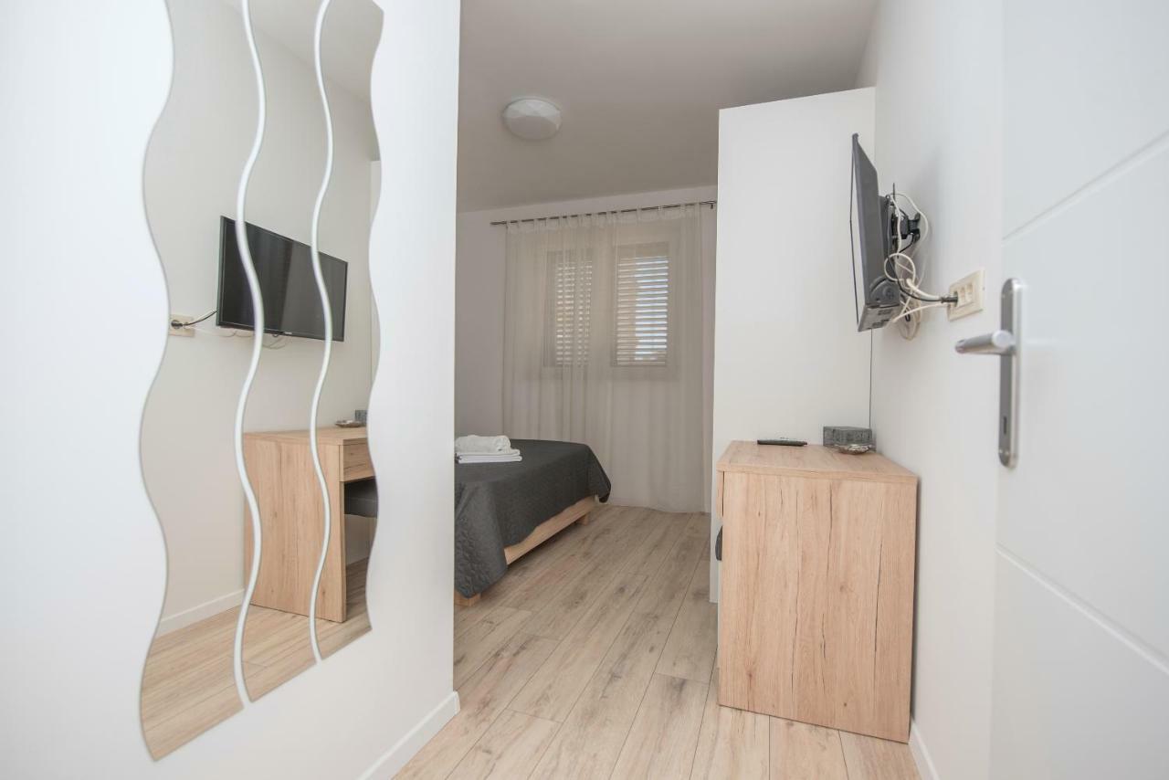 מאקרסקה Apartmani Mona מראה חיצוני תמונה