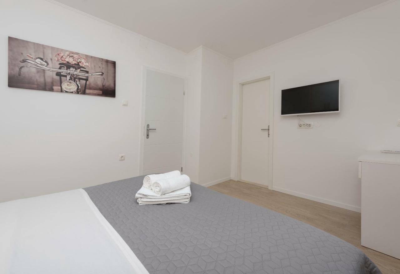 מאקרסקה Apartmani Mona מראה חיצוני תמונה