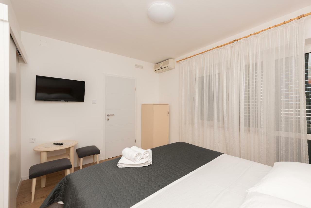 מאקרסקה Apartmani Mona מראה חיצוני תמונה