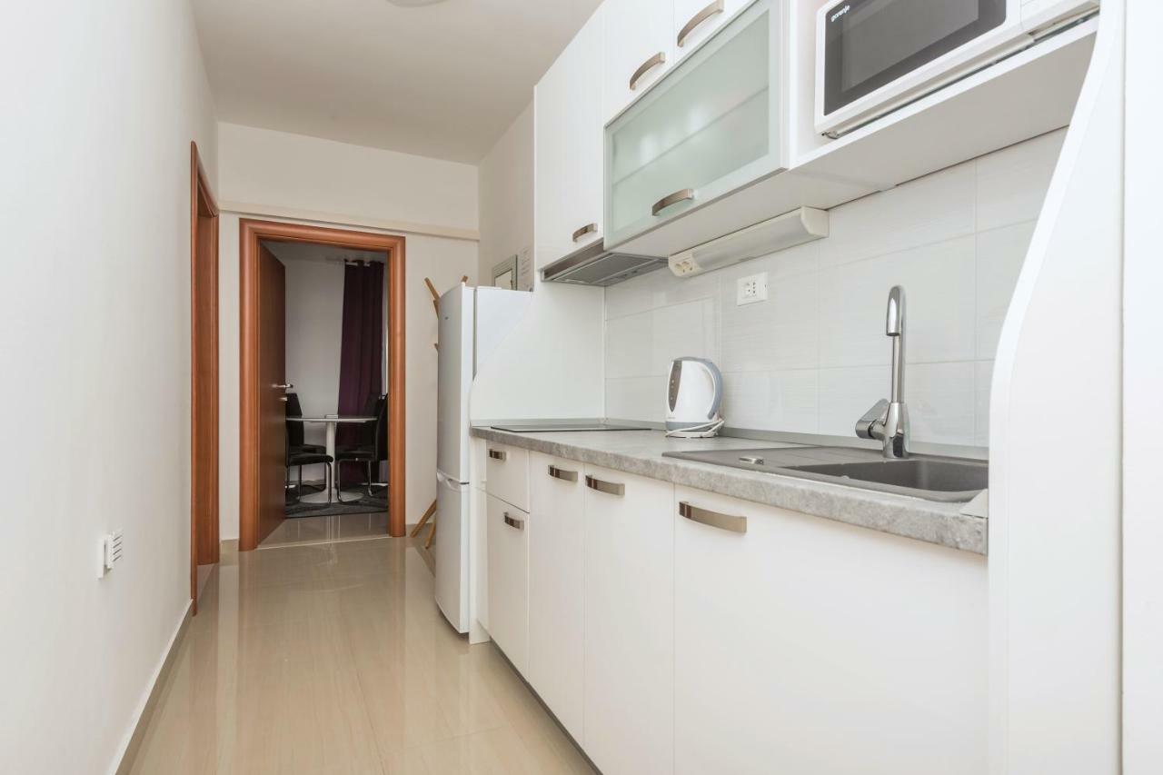 מאקרסקה Apartmani Mona מראה חיצוני תמונה