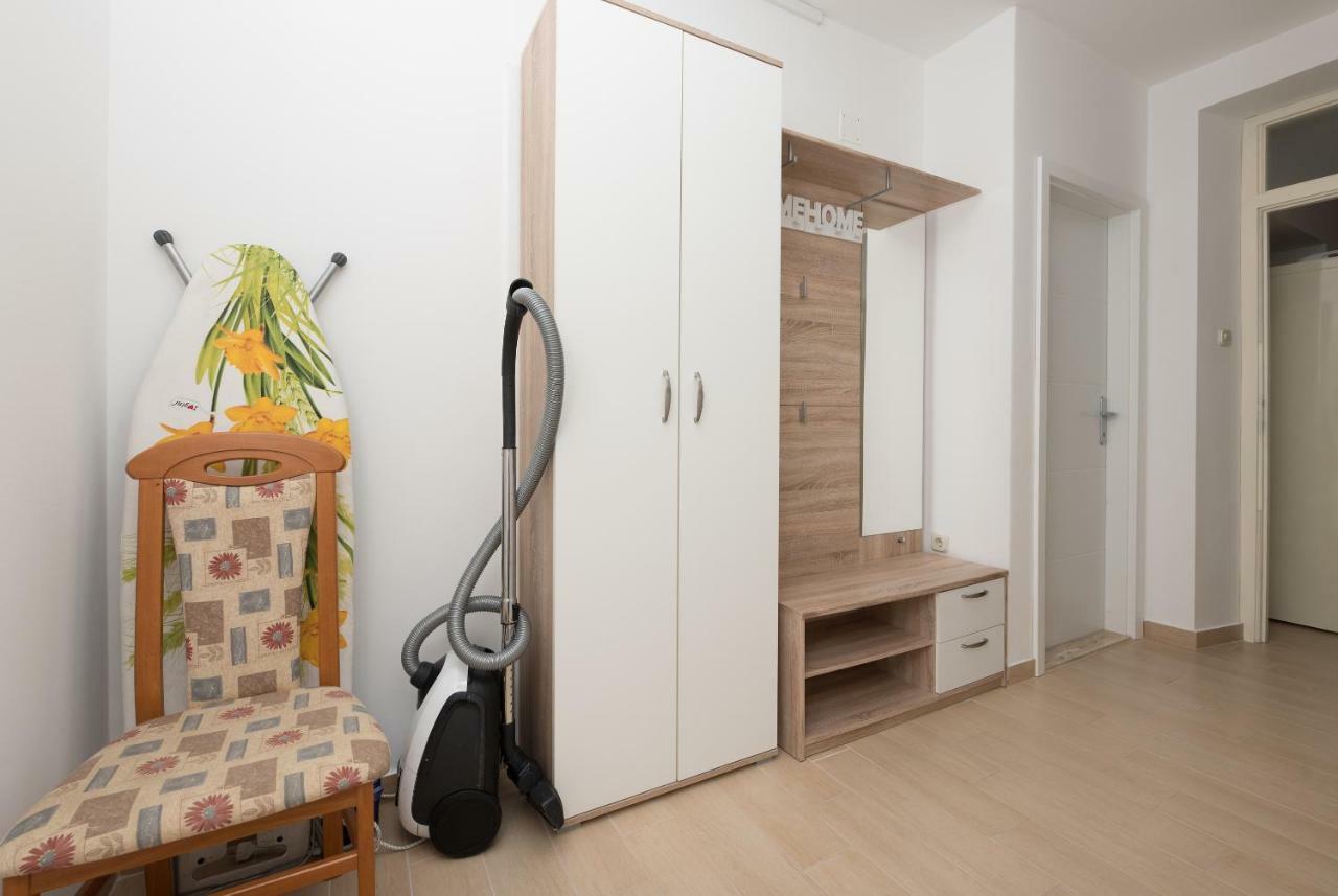 מאקרסקה Apartmani Mona מראה חיצוני תמונה