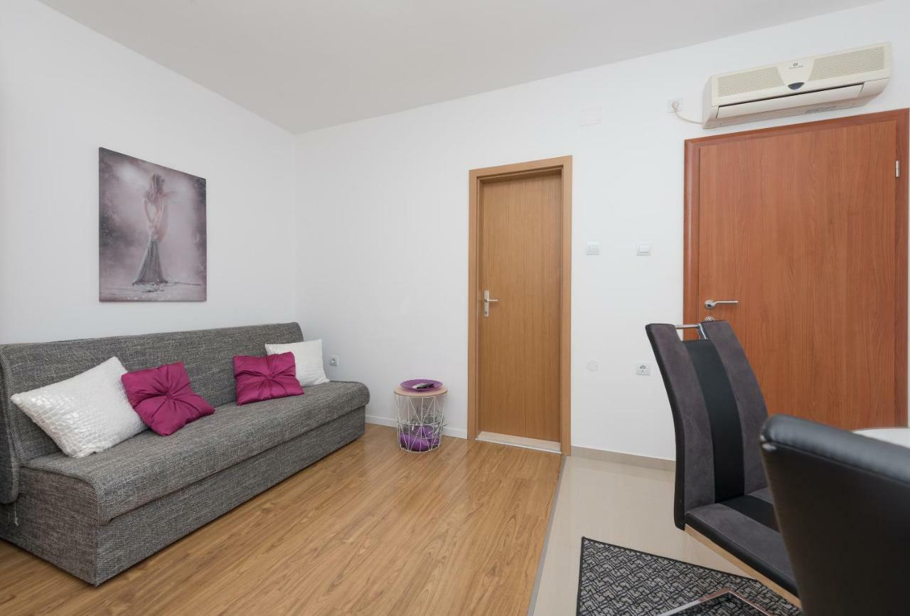 מאקרסקה Apartmani Mona מראה חיצוני תמונה