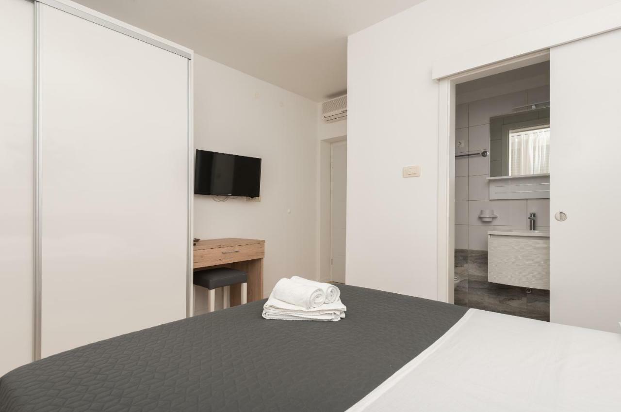 מאקרסקה Apartmani Mona מראה חיצוני תמונה