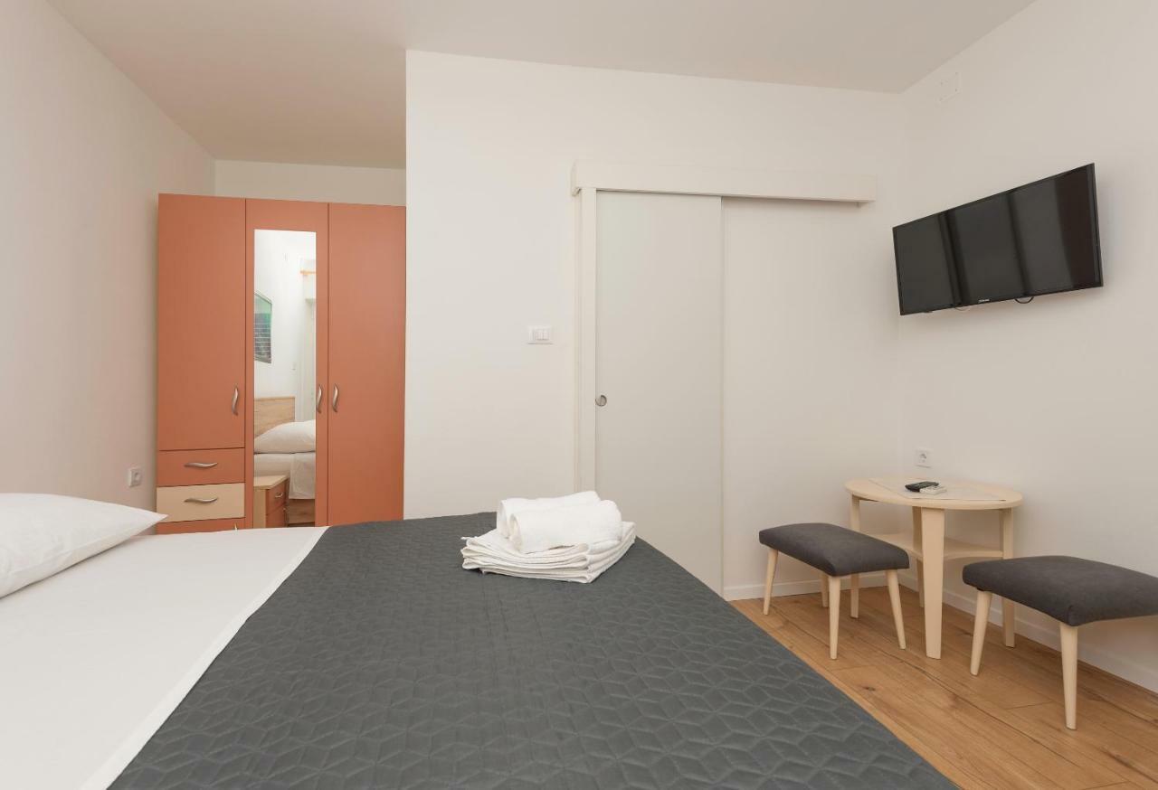 מאקרסקה Apartmani Mona מראה חיצוני תמונה