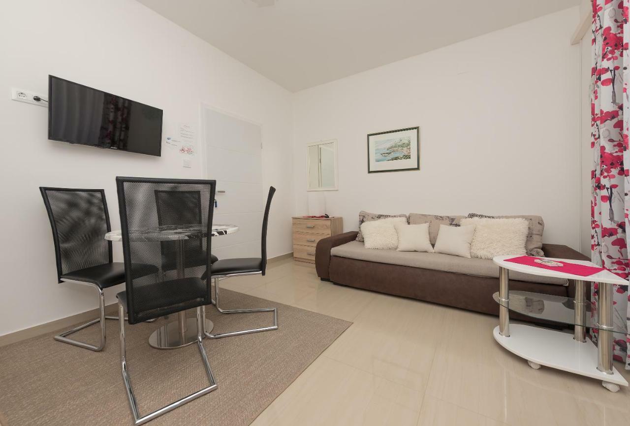 מאקרסקה Apartmani Mona מראה חיצוני תמונה