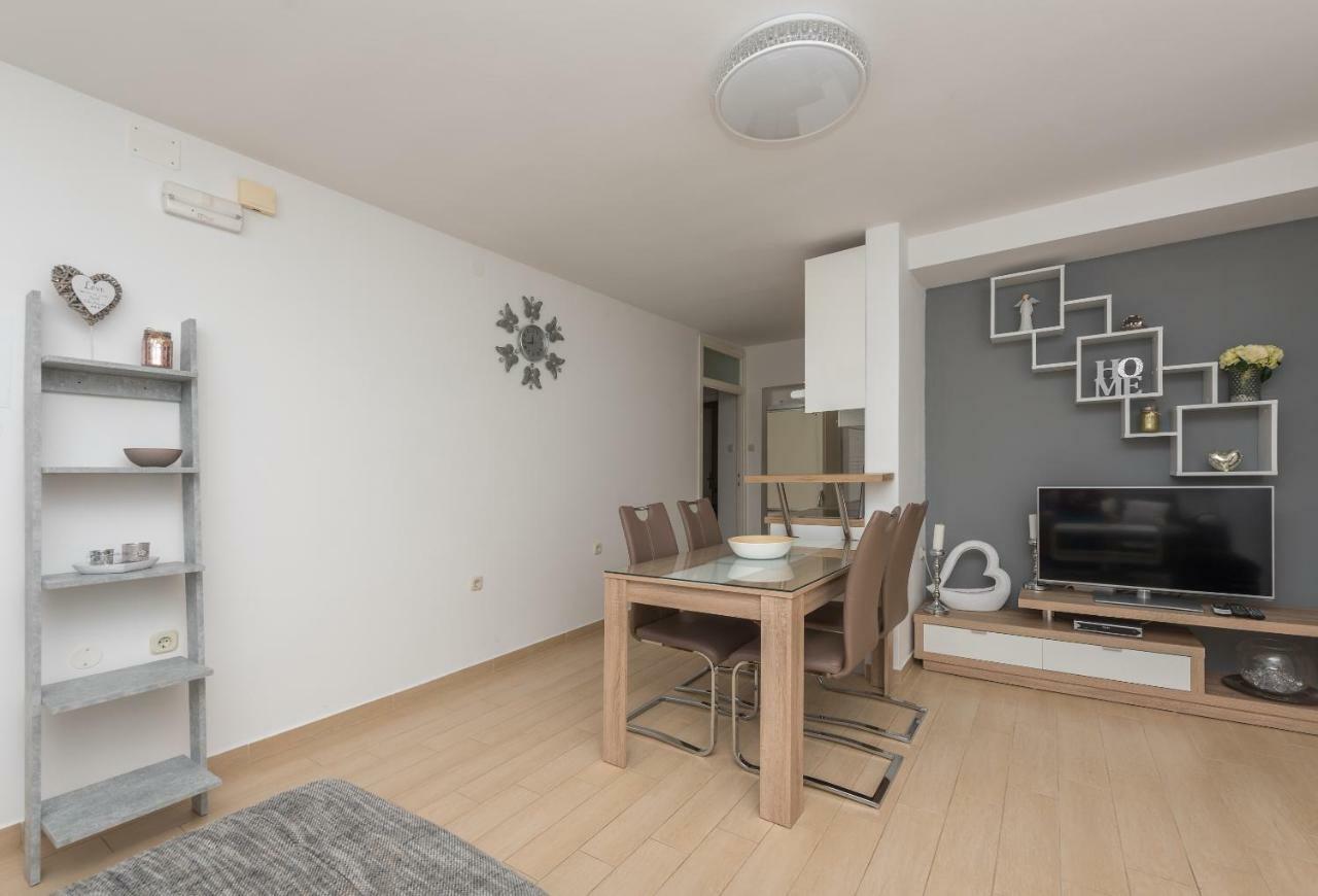מאקרסקה Apartmani Mona מראה חיצוני תמונה