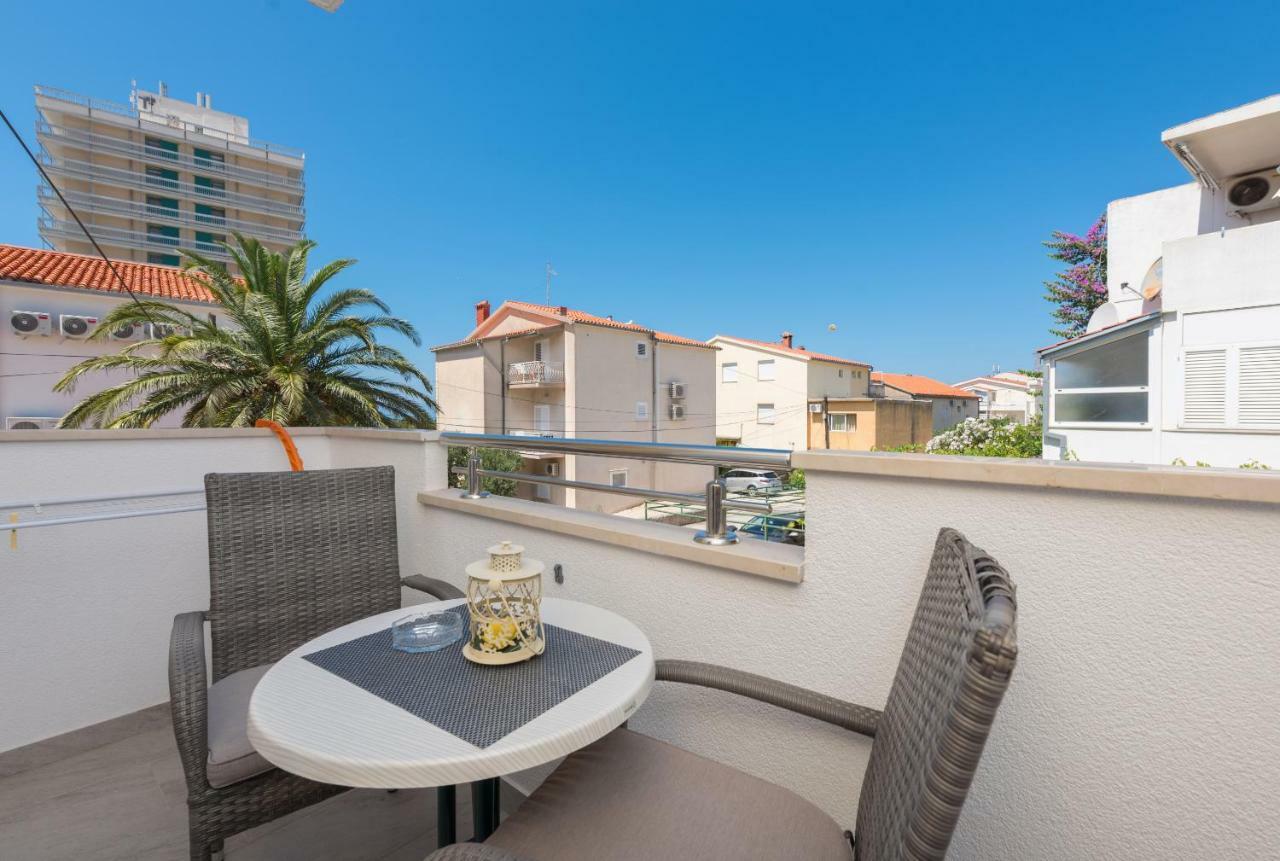 מאקרסקה Apartmani Mona מראה חיצוני תמונה