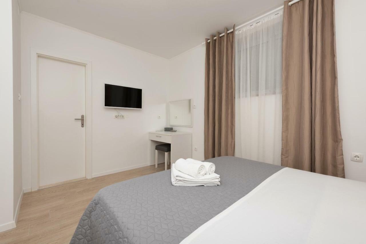מאקרסקה Apartmani Mona מראה חיצוני תמונה